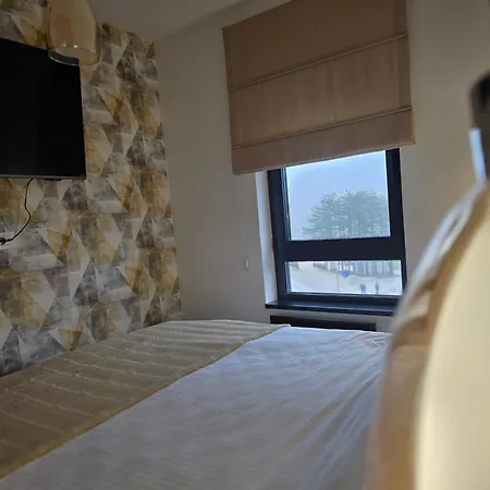 035 * 兹拉蒂博尔